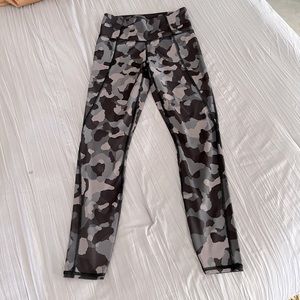 Athleta Lightening 7/8 Tights